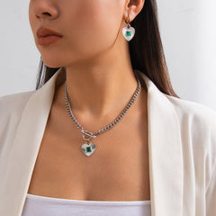 Fashionable diamond studded heart-shaped pendant necklace