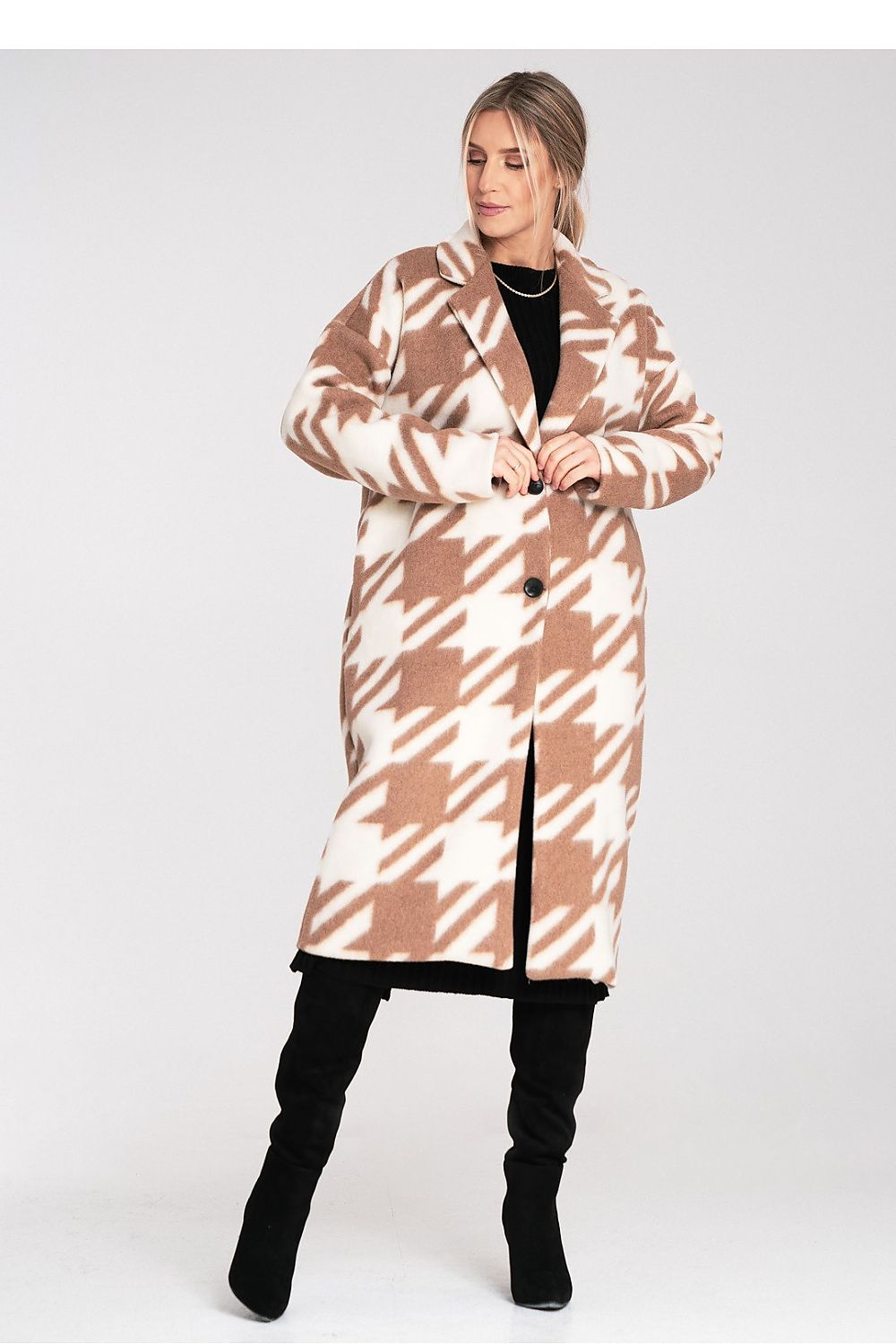 Coat model 217102 Figl