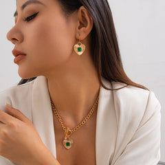 Fashionable diamond studded heart-shaped pendant necklace