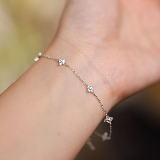 925 Sterling Silver Five Small Flower Clear Zircon Bracelet