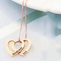 Stainless steel heart-shaped necklaces for women in three colors fashionable and versatile jewelry