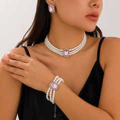 French elegant  pearl necklace set with light