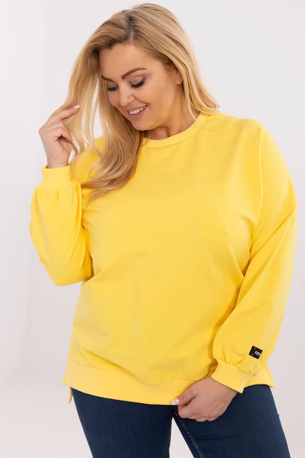  Plus size sweatshirt model 211734 Relevance 